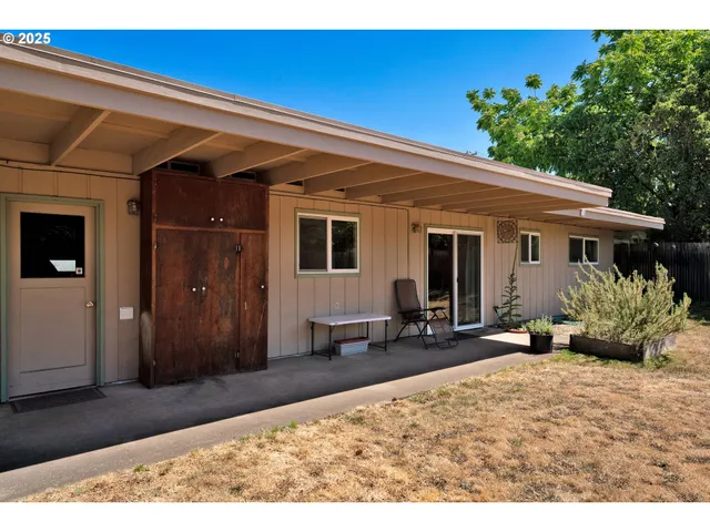 $425,000 | 2130 Grant Street, Eugene, OR 97405