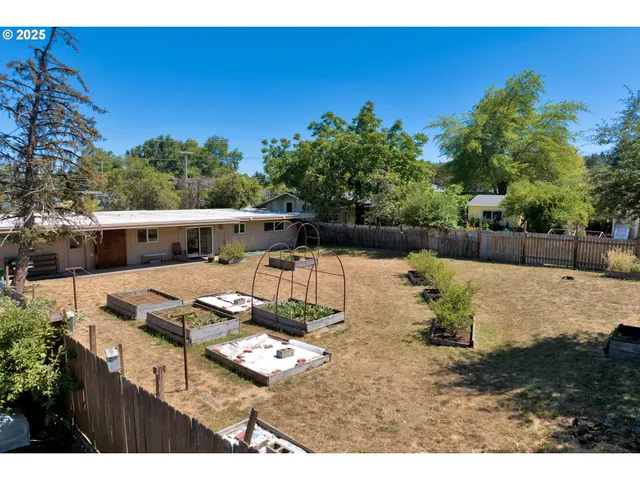 $425,000 | 2130 Grant Street, Eugene, OR 97405