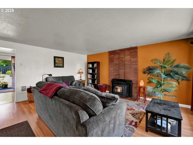 $425,000 | 2130 Grant Street, Eugene, OR 97405