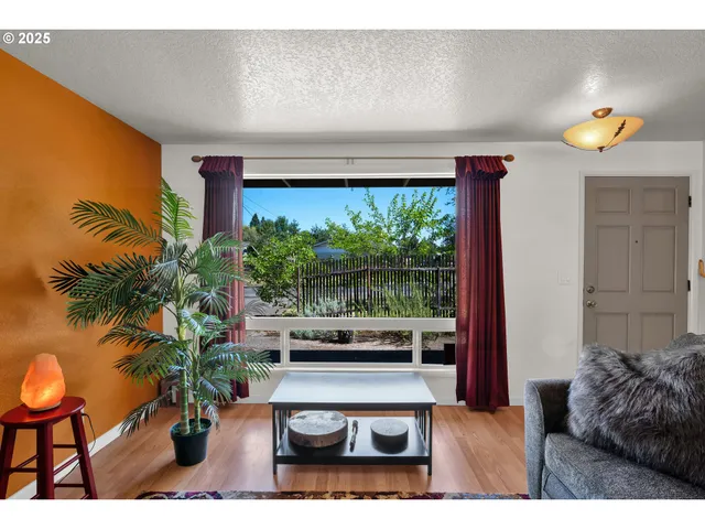 $425,000 | 2130 Grant Street, Eugene, OR 97405