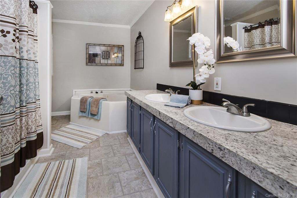 7010 Executive Circle Denver, NC 28037 - Photo 14 of 22