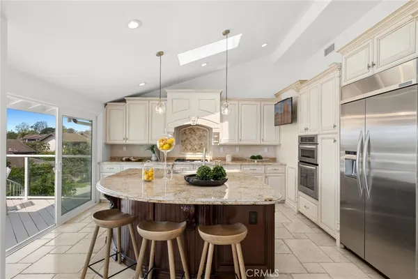 $3,595,000 | 15 Curl Drive, Corona del Mar, CA 92625