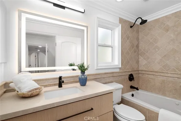 $3,595,000 | 15 Curl Drive, Corona del Mar, CA 92625