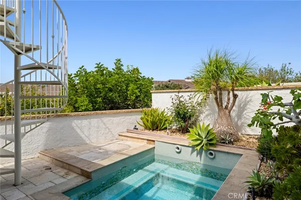 $3,595,000 | 15 Curl Drive, Corona del Mar, CA 92625