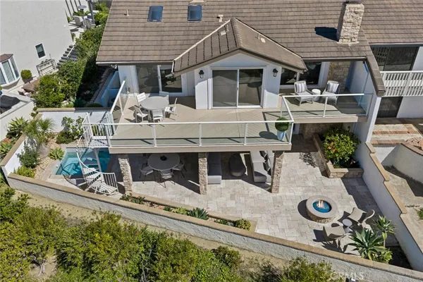 $3,595,000 | 15 Curl Drive, Corona del Mar, CA 92625