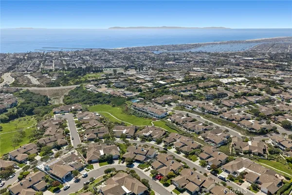 $3,595,000 | 15 Curl Drive, Corona del Mar, CA 92625