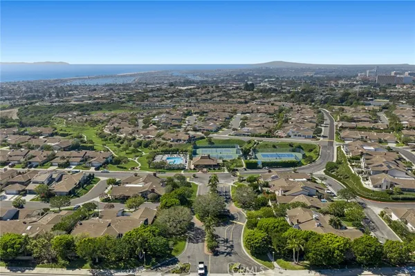 $3,595,000 | 15 Curl Drive, Corona del Mar, CA 92625