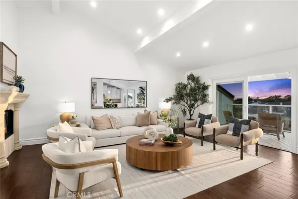 $3,595,000 | 15 Curl Drive, Corona del Mar, CA 92625