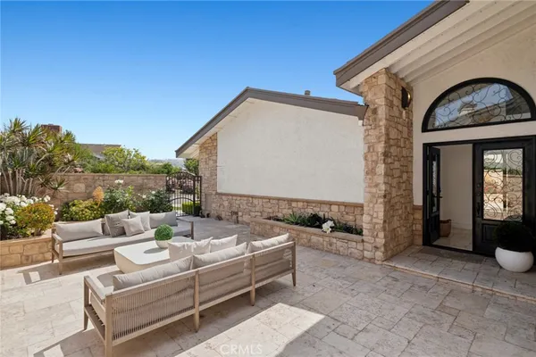 $3,595,000 | 15 Curl Drive, Corona del Mar, CA 92625