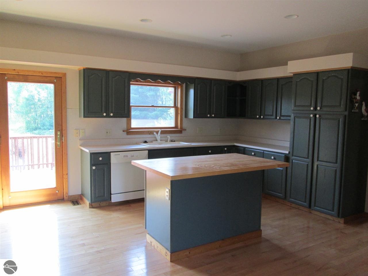 12087 Homestead Road Beulah, MI 49617 - Photo 30 of 62 1775673-29.JPG