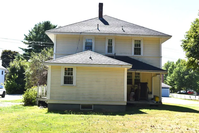 $219,000 | 12 Lakeview Street, Lincoln, ME 04457