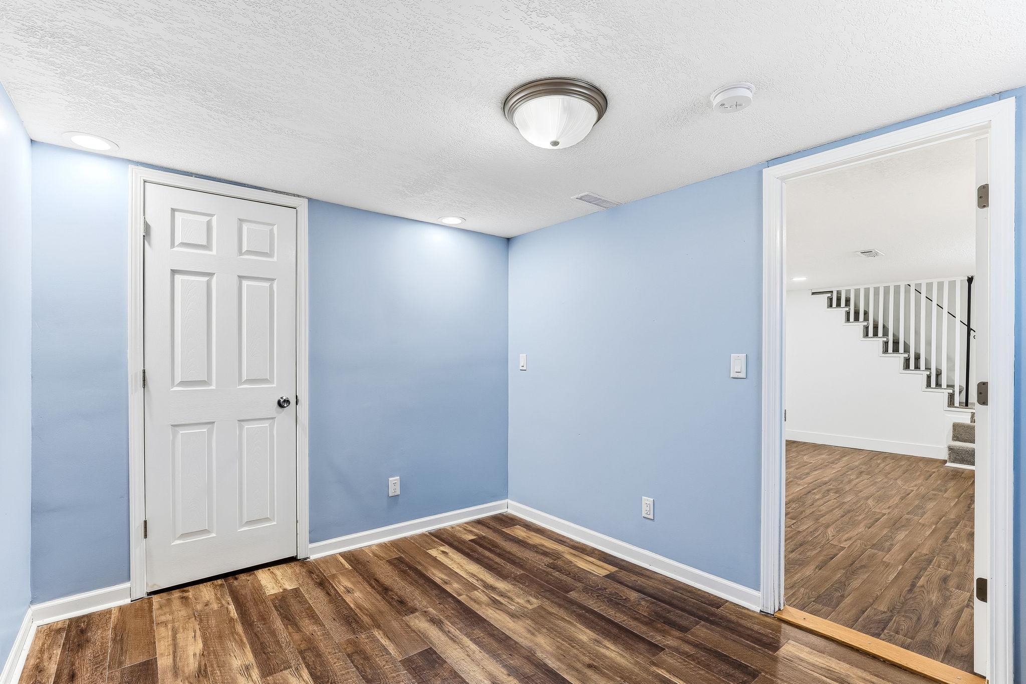 892 Cook Avenue St. Paul, MN 55106 - Photo 24 of 42