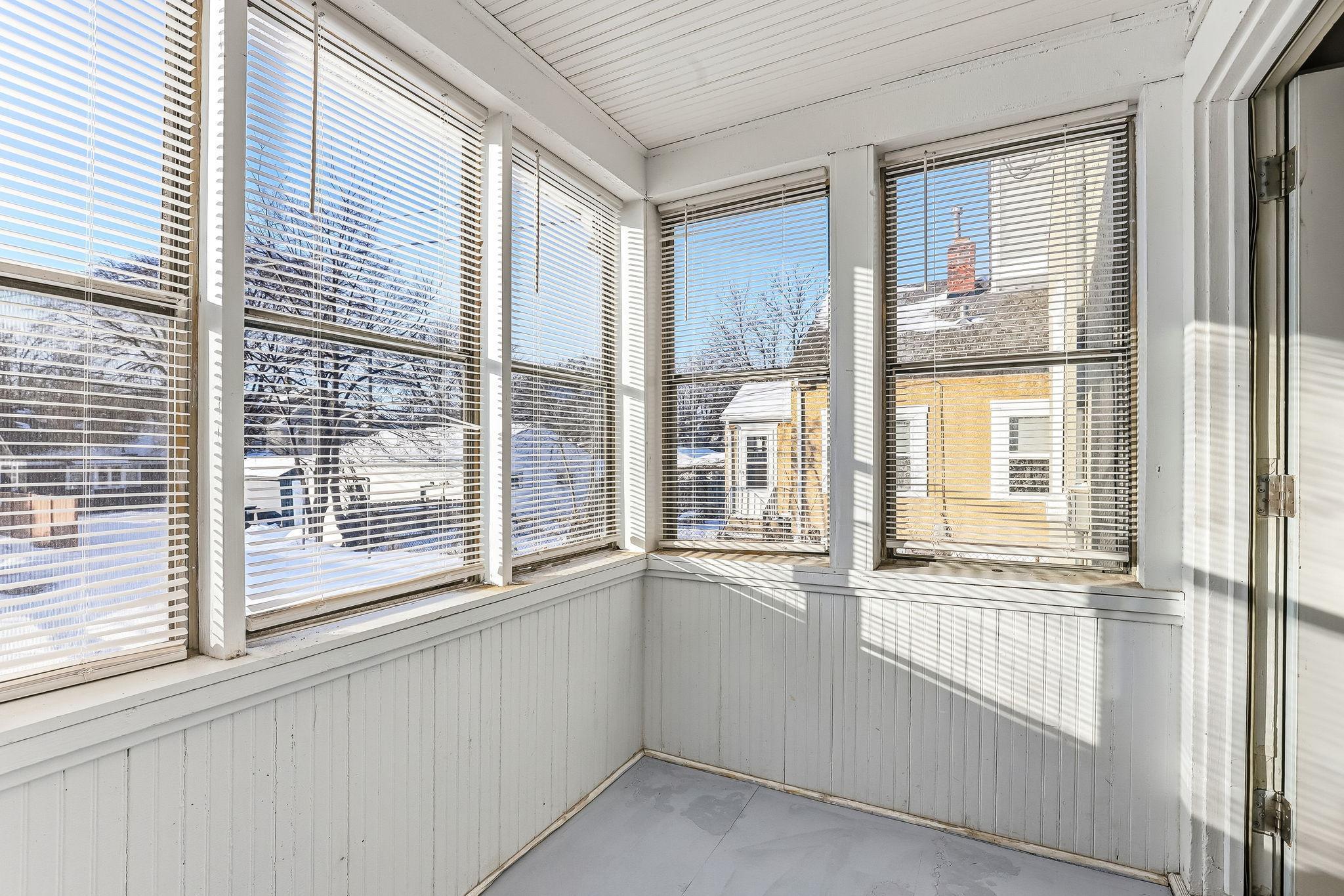 892 Cook Avenue St. Paul, MN 55106 - Photo 31 of 42