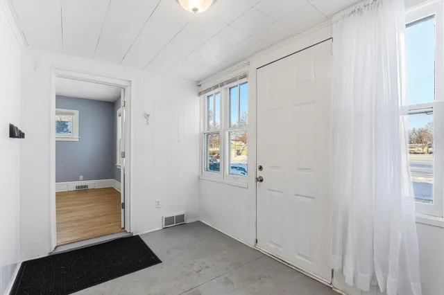 $309,900 | 892 Cook Avenue, St. Paul, MN 55106