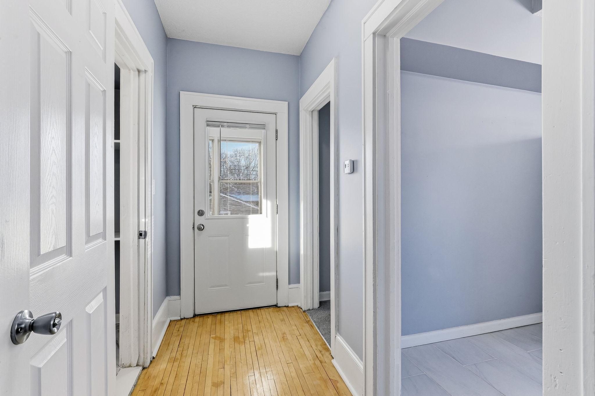 892 Cook Avenue St. Paul, MN 55106 - Photo 10 of 42