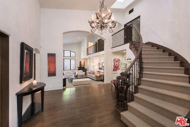 12096 Summit Circle Beverly Hills, CA 90210 - Photo 3 of 30