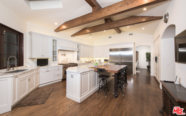 12096 Summit Circle Beverly Hills, CA 90210 - Photo 8 of 30