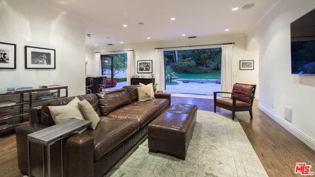 12096 Summit Circle Beverly Hills, CA 90210 - Photo 10 of 30