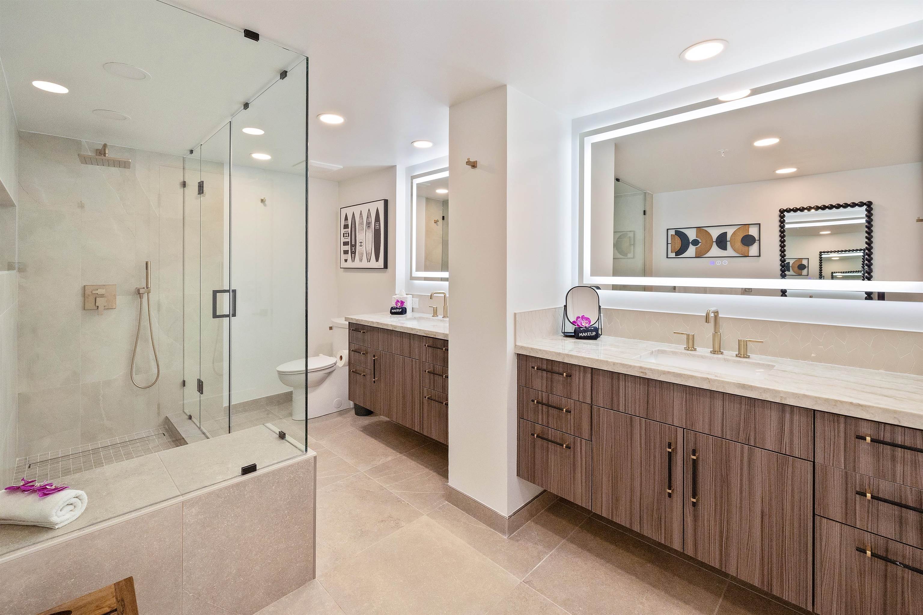 3445 Lower Honoapiilani Road, Unit 502 Lahaina, HI 96761 - Photo 31 of 50 a bathroom with a tub a sink shower and mirror