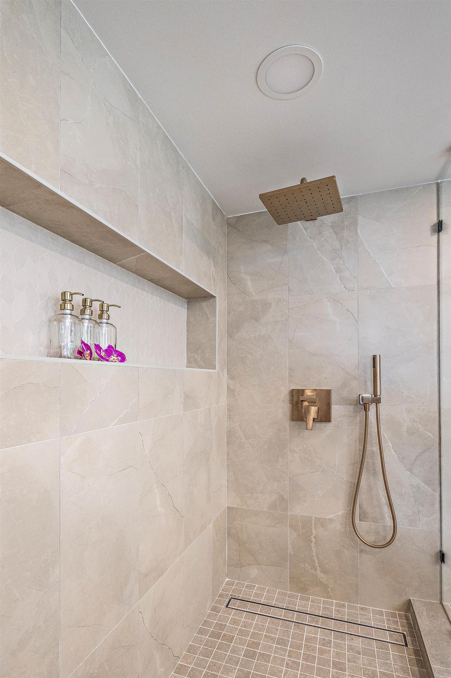 3445 Lower Honoapiilani Road, Unit 502 Lahaina, HI 96761 - Photo 32 of 50 a bathroom with a shower
