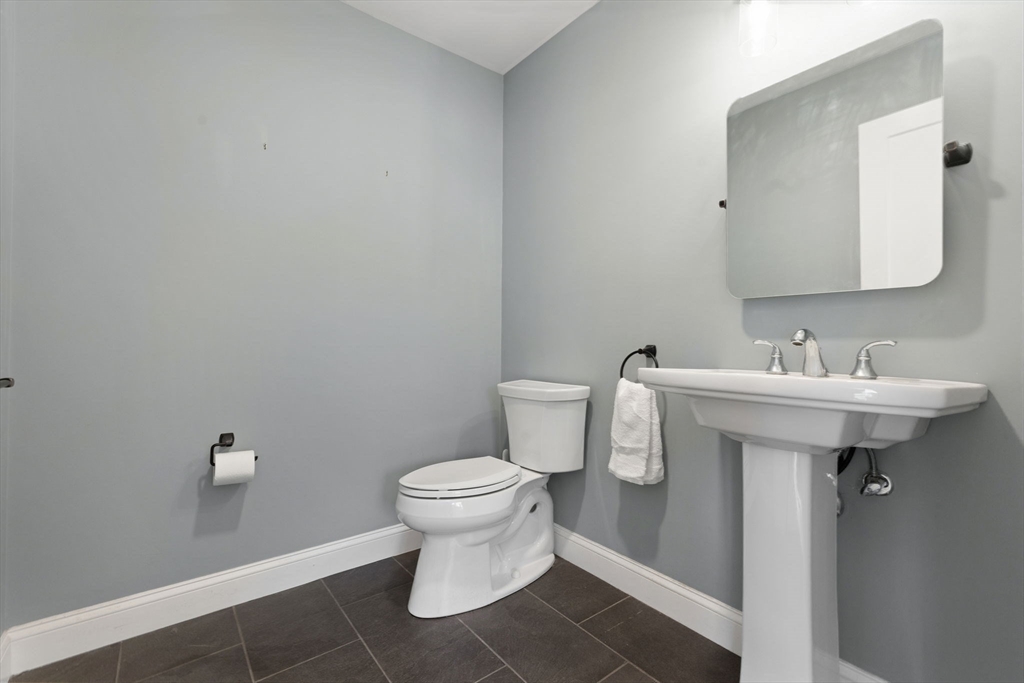 39 French Street Watertown, MA 02472 - Photo 15 of 33