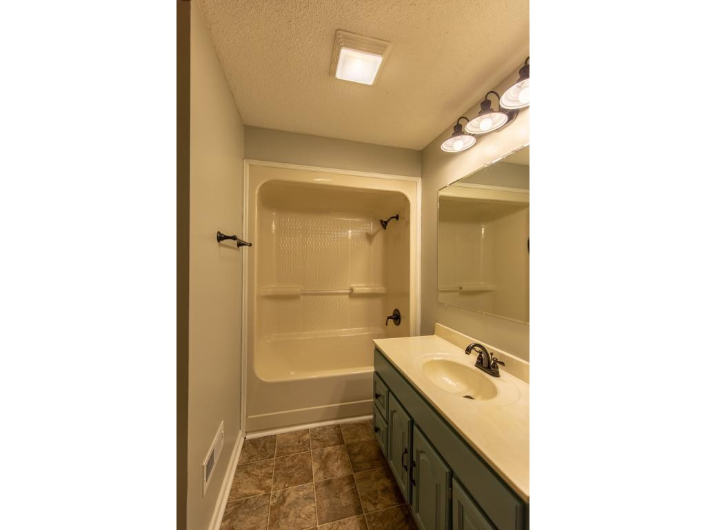 178 Keith Road Bristol, TN 37620 - Photo 8 of 12 Photo 8