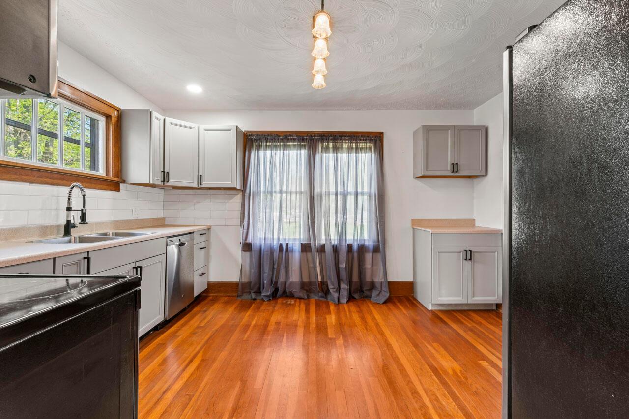 1245 Mt Vernon Road Newark, OH 43055 - Photo 11 of 34 DSC04616