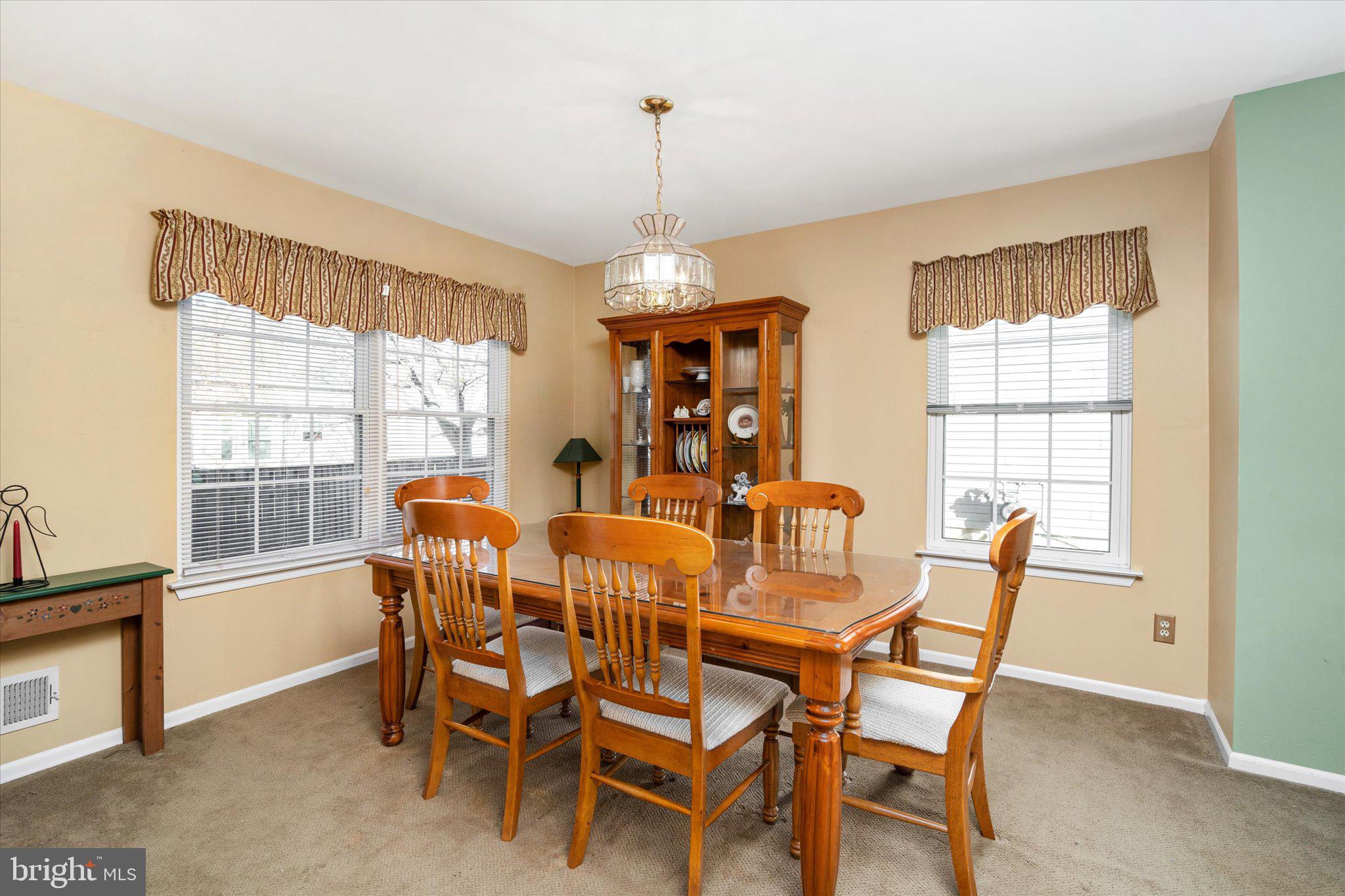 8 Sunflower Lane Hamilton, NJ 08620 - Photo 11 of 49