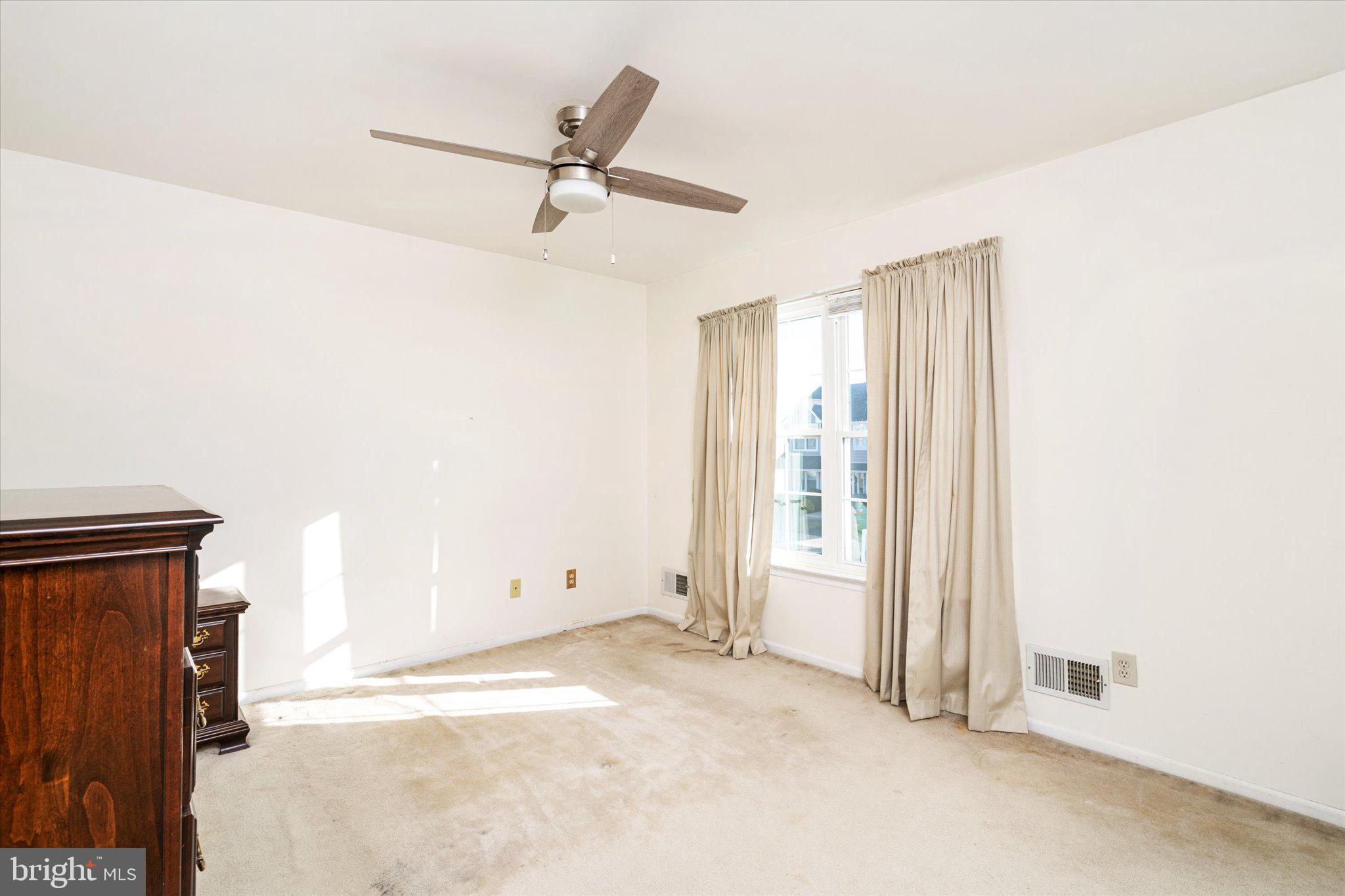 8 Sunflower Lane Hamilton, NJ 08620 - Photo 18 of 49