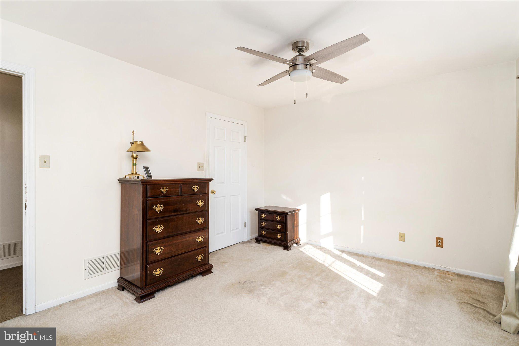 8 Sunflower Lane Hamilton, NJ 08620 - Photo 19 of 49