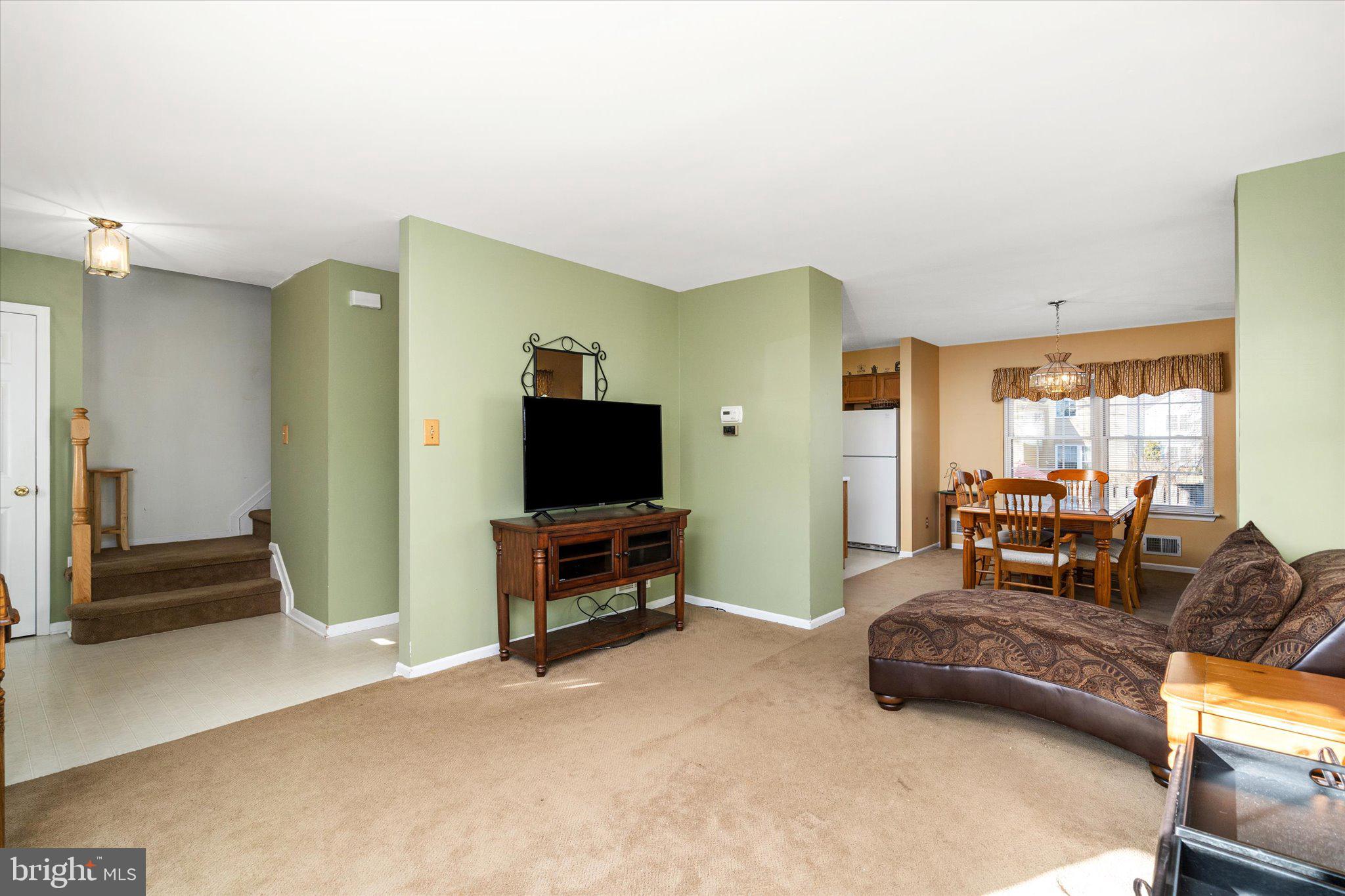 8 Sunflower Lane Hamilton, NJ 08620 - Photo 8 of 49