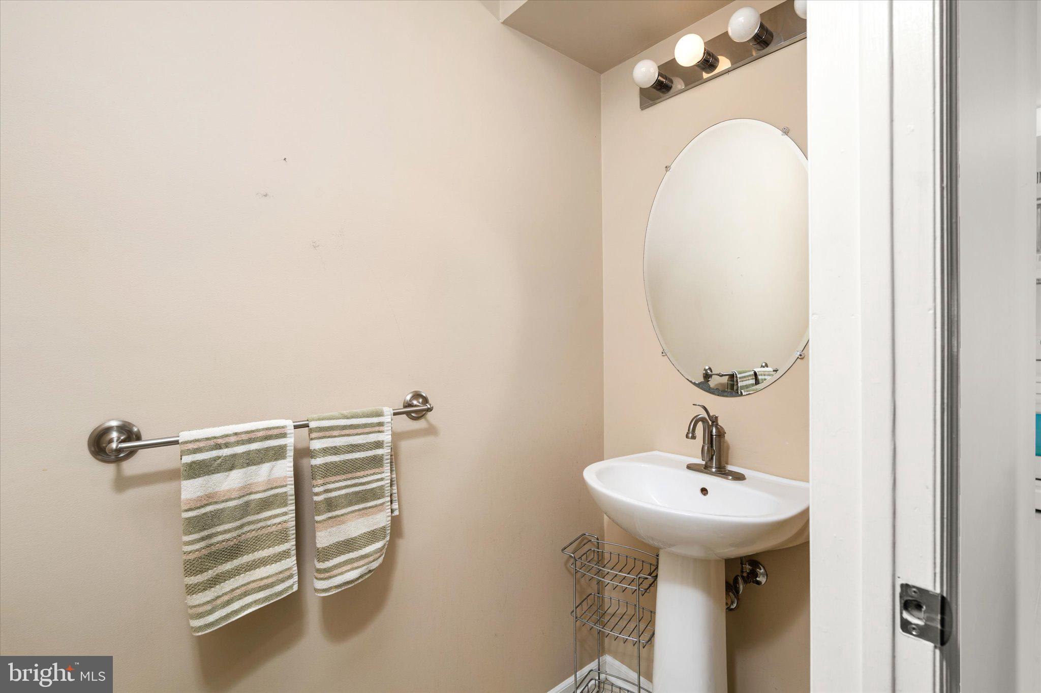 8 Sunflower Lane Hamilton, NJ 08620 - Photo 10 of 49