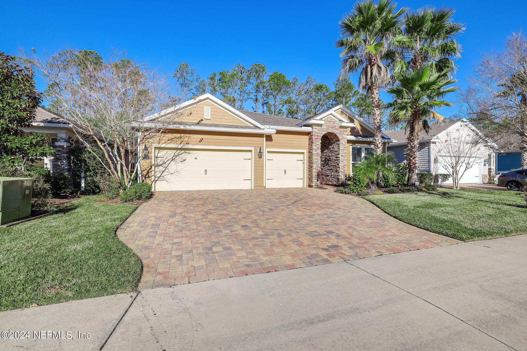 577 Aspen Leaf Drive Jacksonville, FL 32081 - Photo 2 of 106 front view of a house with a yard