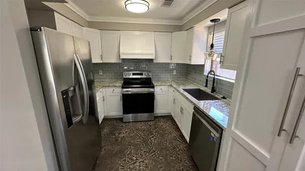 $2,200 | 2 West Mistybreeze Circle, Spring, TX 77381