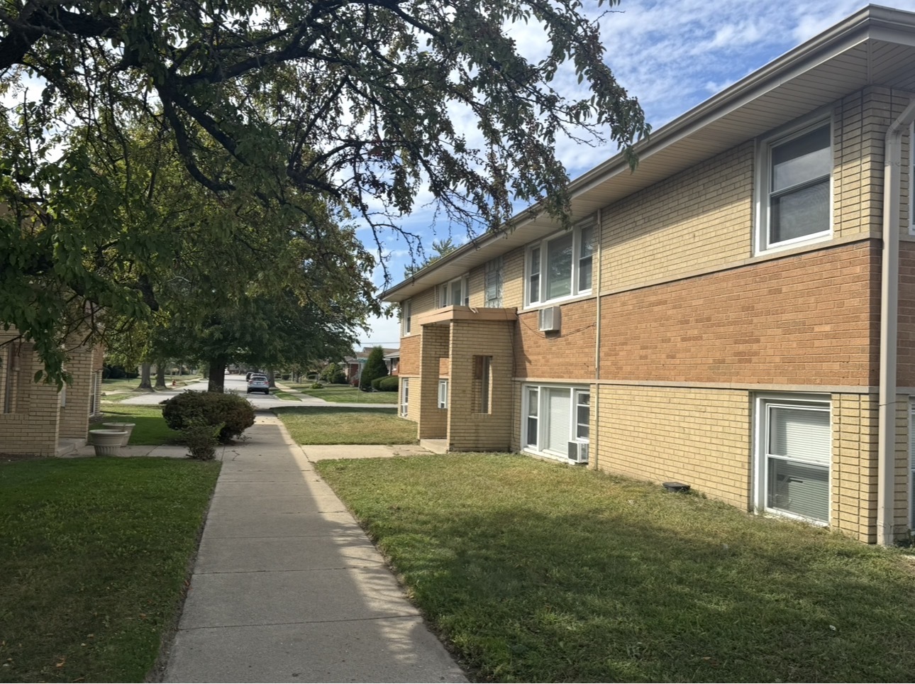 18446 Torrence Avenue, Unit 2E Lansing, IL 60438 - Photo 2 of 7