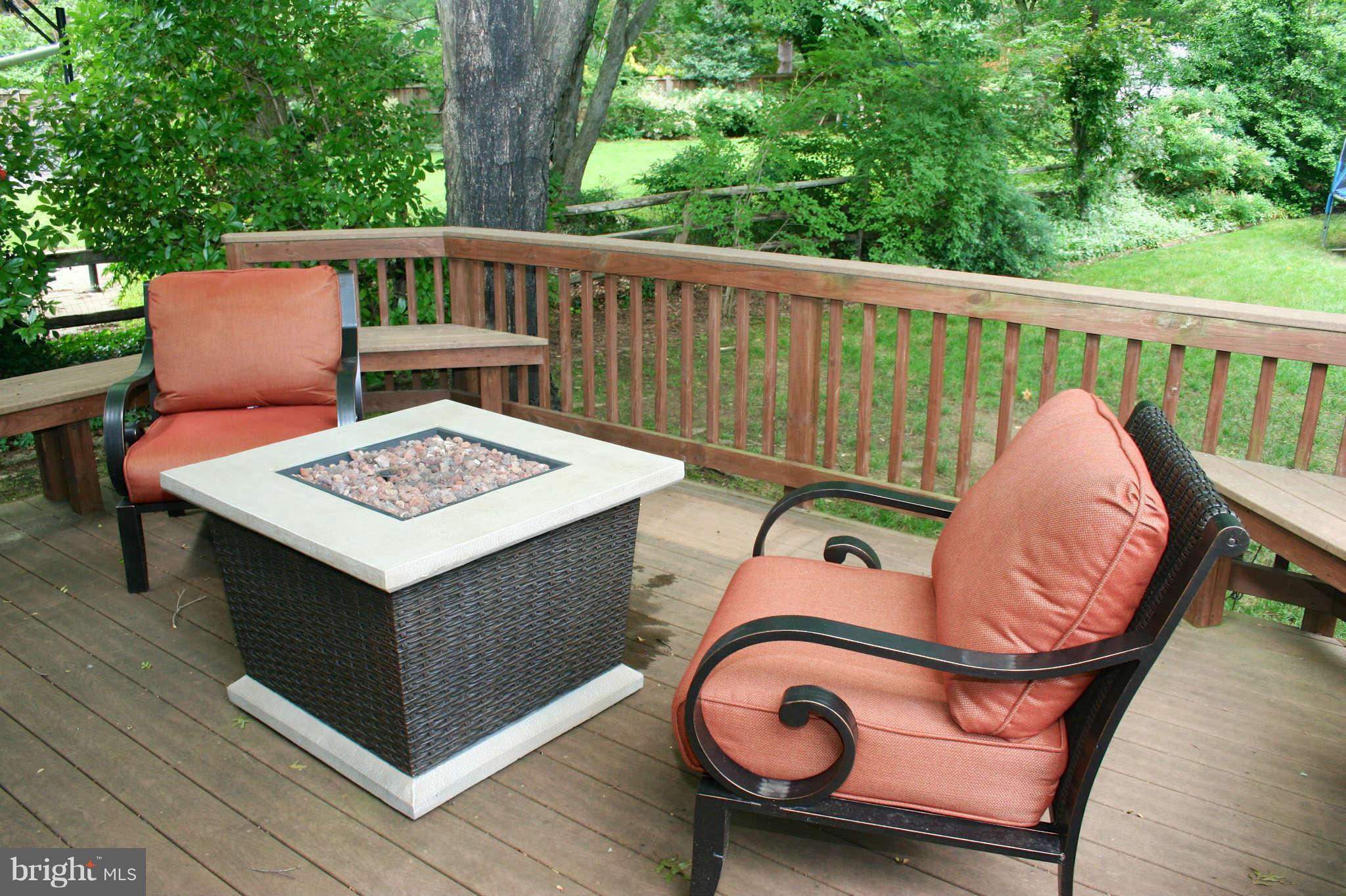 7609 Range Road Alexandria, VA 22306 - Photo 20 of 30 Nice Deck Off Florida Room