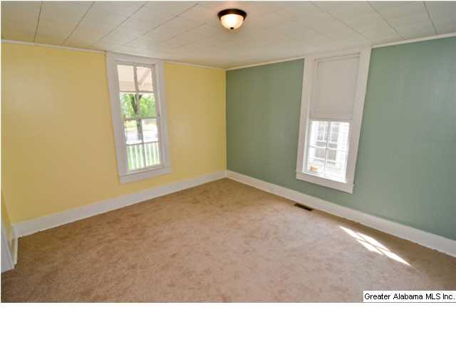 1017 15th Place Southwest Birmingham, AL 35211 - Photo 4 of 30