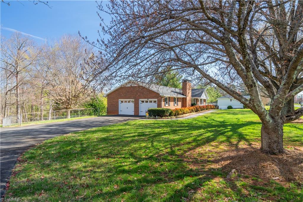 1075 Tuttle Road Rural Hall, NC 27045 - Photo 5 of 47