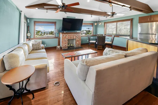 $1,495,000 | 512 Southwest St Lucie Crescent, Stuart, FL 34994