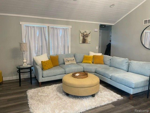 15024 Hogan Road Linden, MI 48451 - Photo 4 of 14