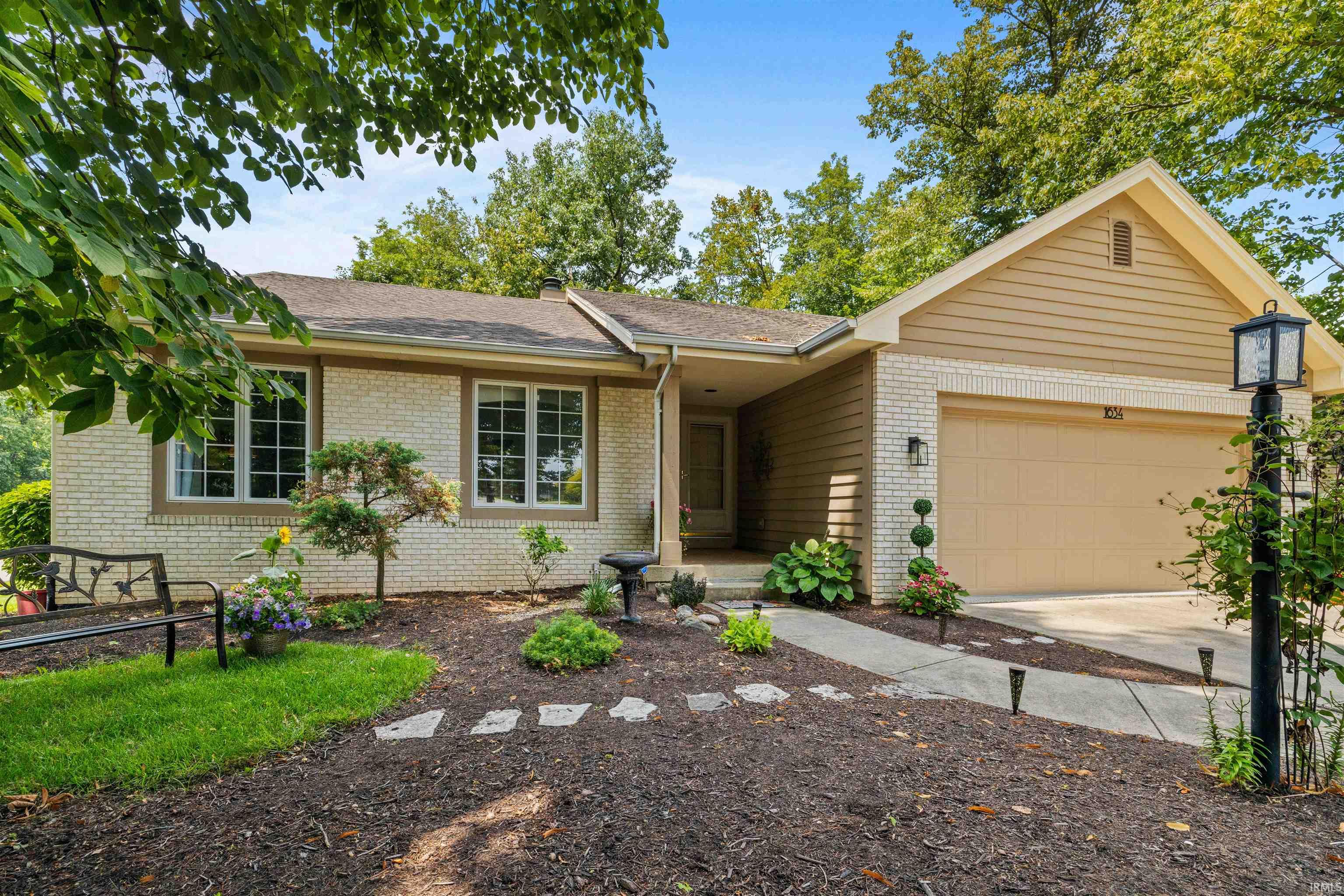 1634 Spring Cress Road Fort Wayne, IN 46814 - Photo 3 of 33