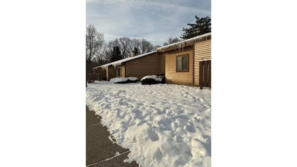 $807 | 512 West High Street, Ovid, MI 48866