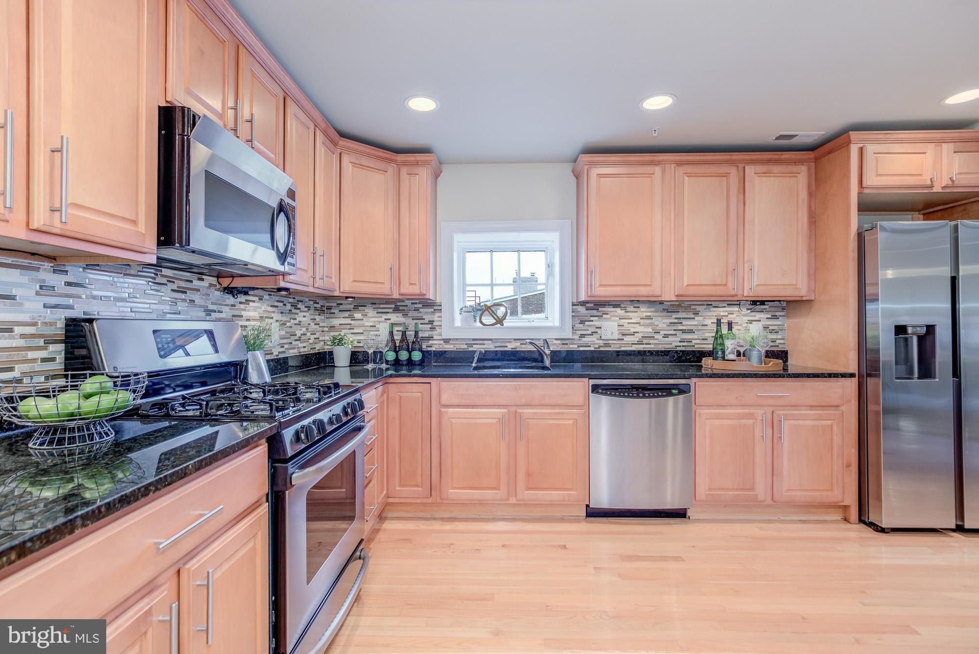 425 M Street Northwest, Unit J Washington, DC 20001 - Photo 11 of 39