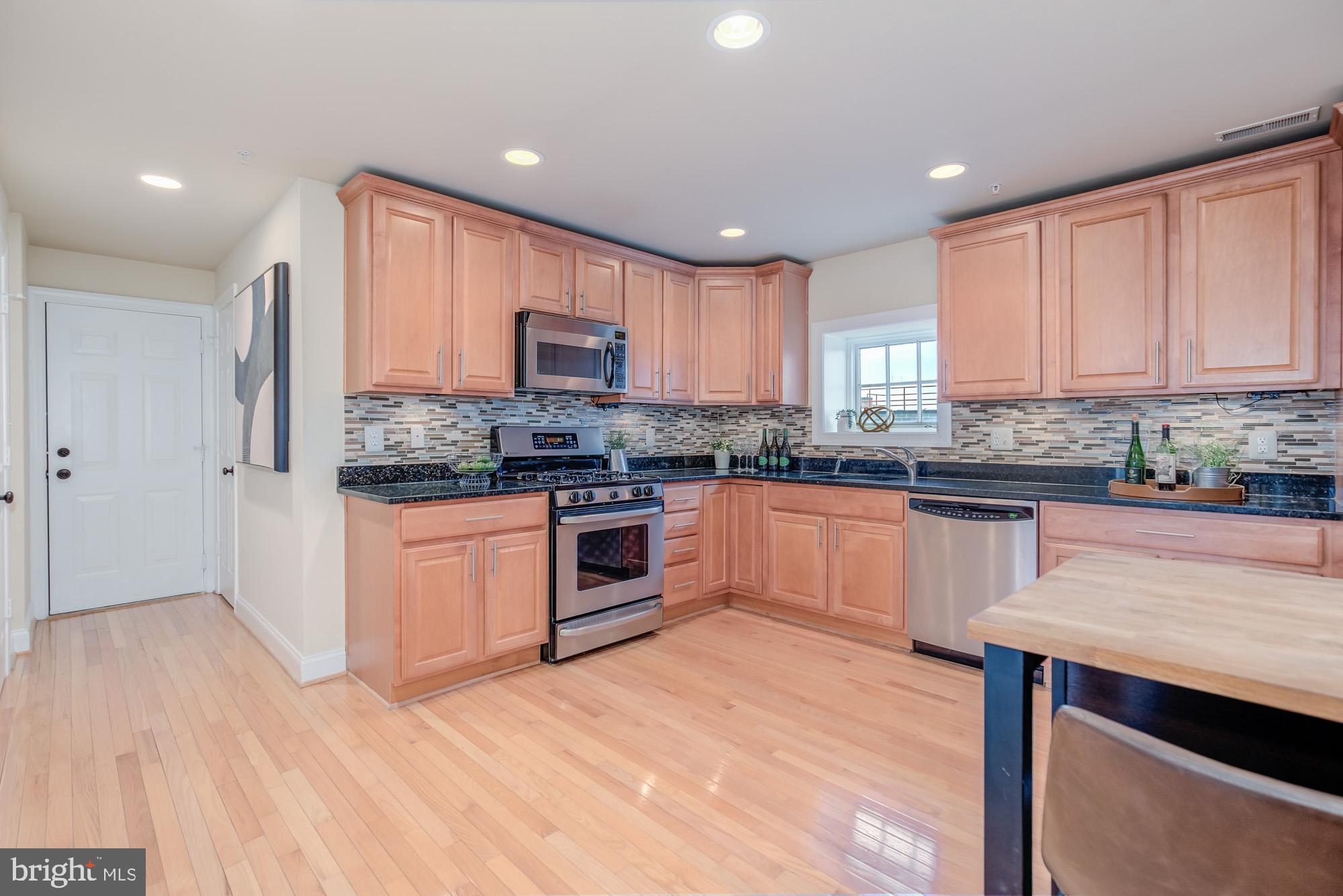 425 M Street Northwest, Unit J Washington, DC 20001 - Photo 12 of 39