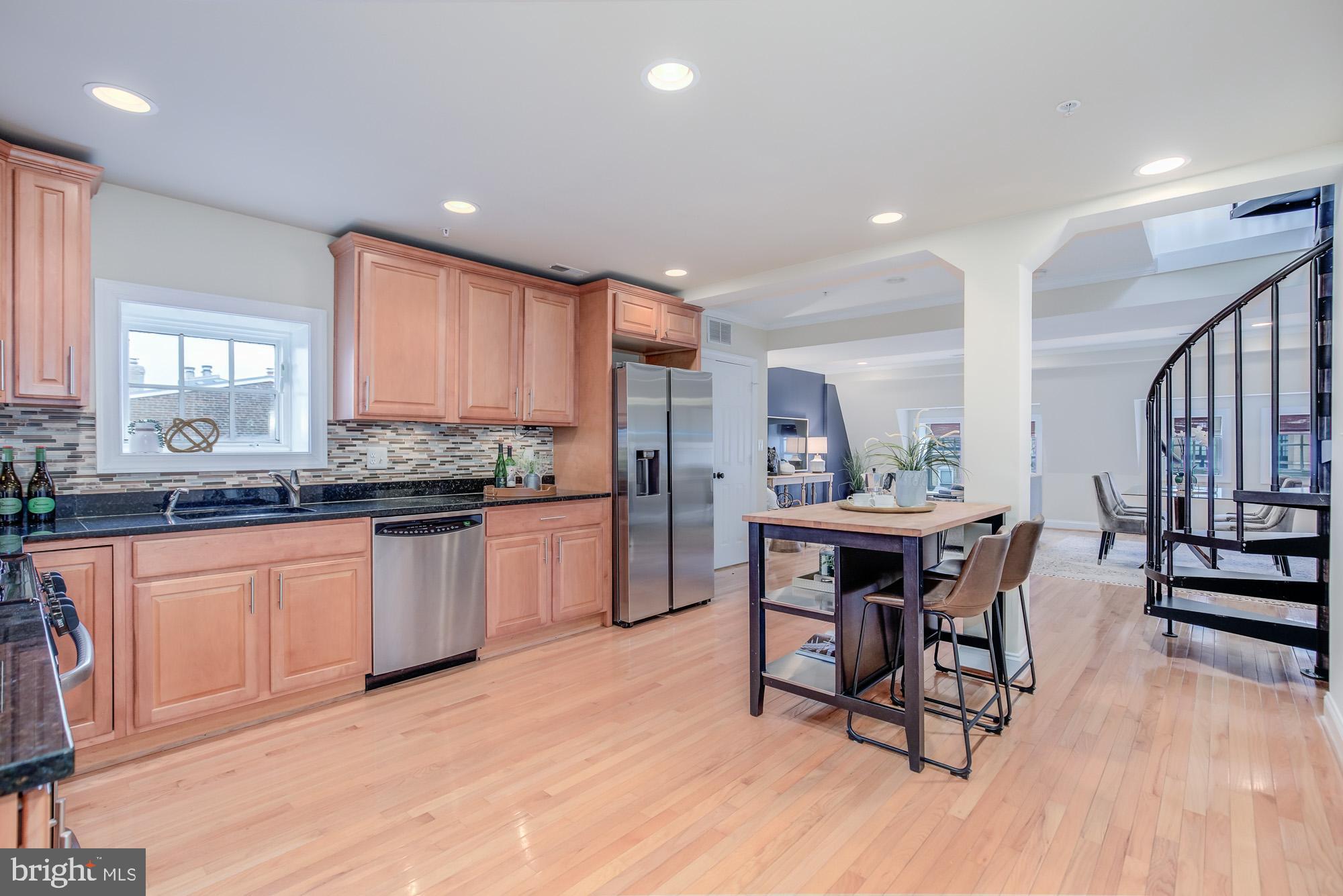 425 M Street Northwest, Unit J Washington, DC 20001 - Photo 14 of 39