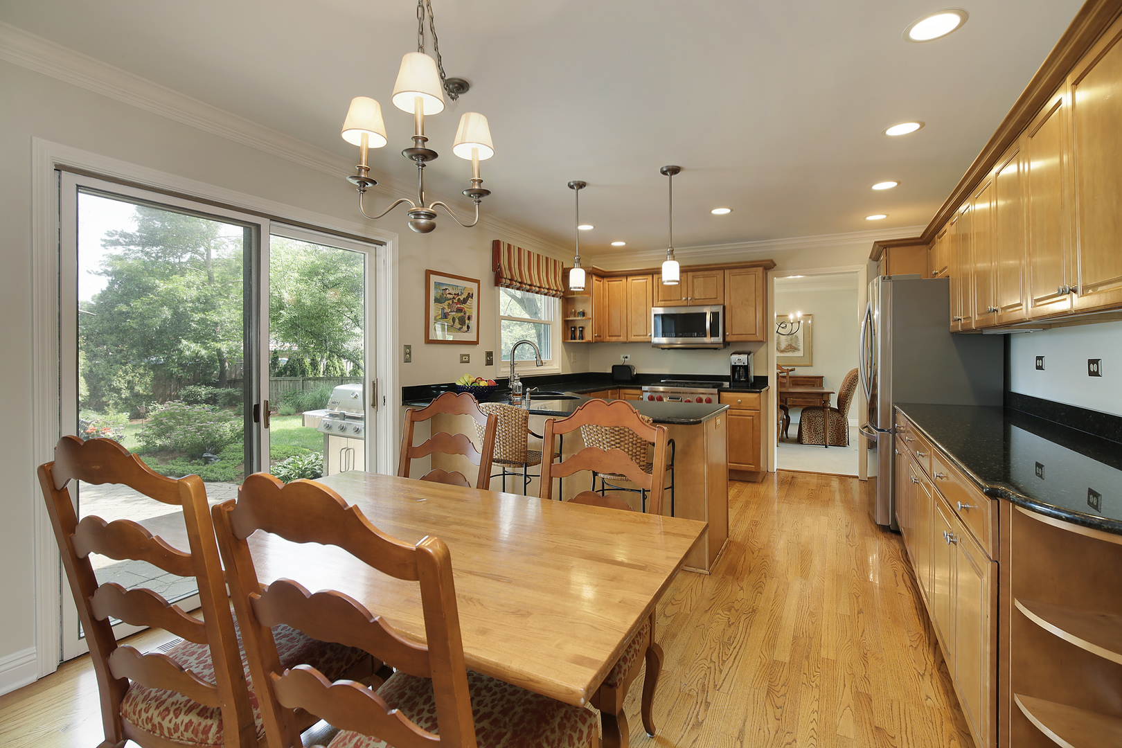 2440 Asbury Road Northbrook, IL 60062 - Photo 7 of 27