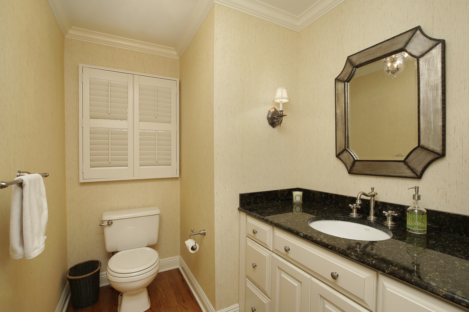 2440 Asbury Road Northbrook, IL 60062 - Photo 10 of 27