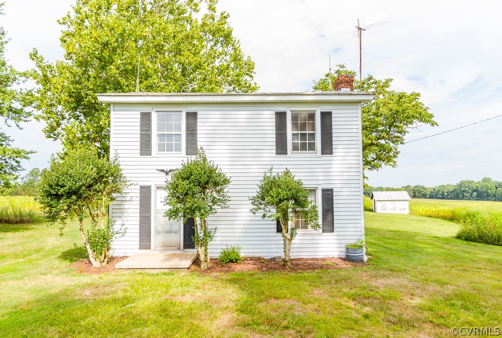 17293 Beaver Dam Road Beaverdam, VA 23015 - Photo 1 of 20 a front view of house with yard and trees
