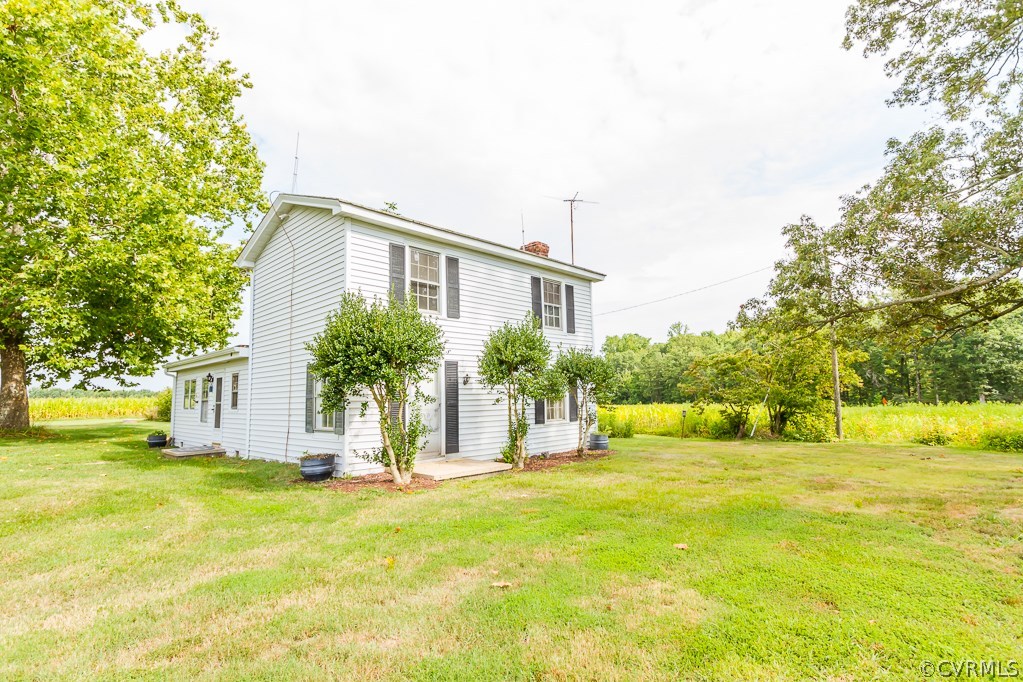 17293 Beaver Dam Road Beaverdam, VA 23015 - Photo 12 of 20 a view of a house with a swimming pool