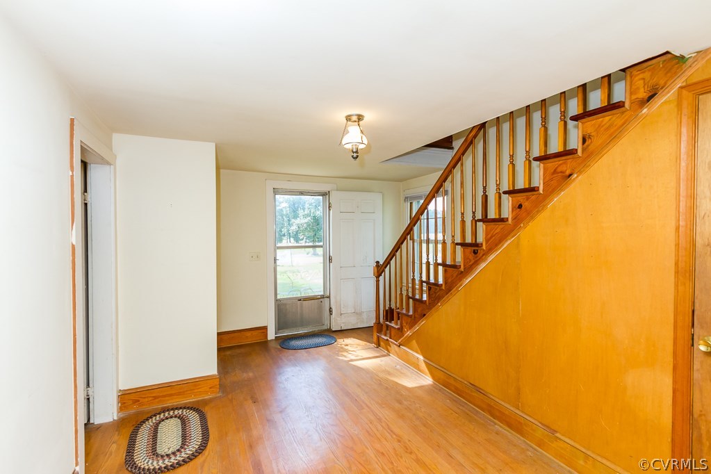 17293 Beaver Dam Road Beaverdam, VA 23015 - Photo 2 of 20 a view of entryway with wooden floor